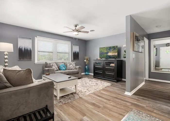 2bd In Close To Dt Peoria * Bartonville