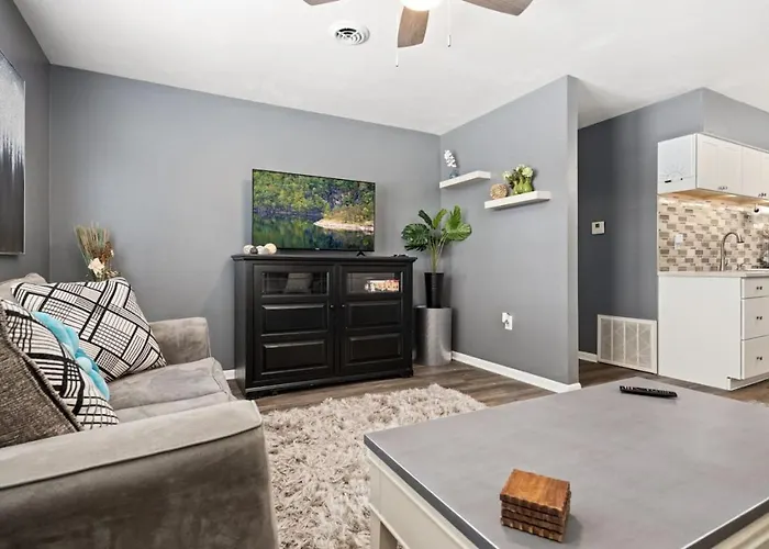 2bd In Close To Dt Peoria *