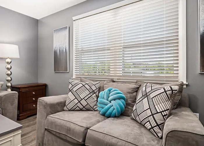 2bd In Close To Dt Peoria